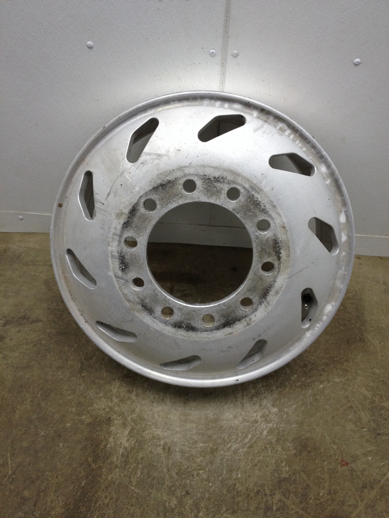 24-5-x-8-25-10-bolt-accuride-freightliner-directional-aluminum-rim-wi